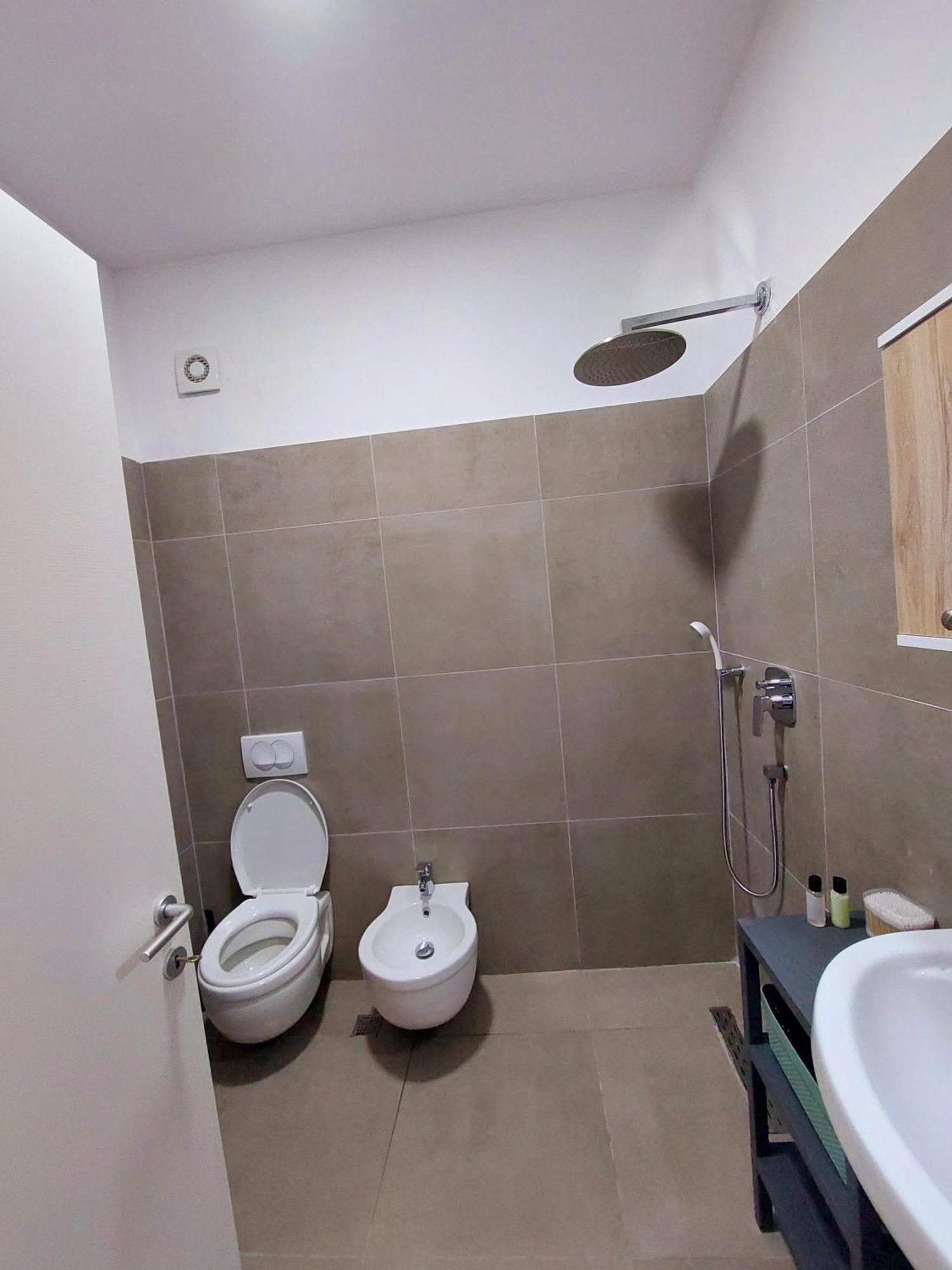 Gex Apartments Τίρανα Εξωτερικό φωτογραφία